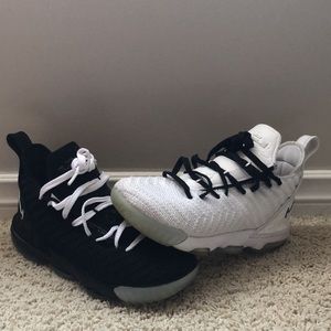 Lebron 16 “EQUALITY” Size 5 GS